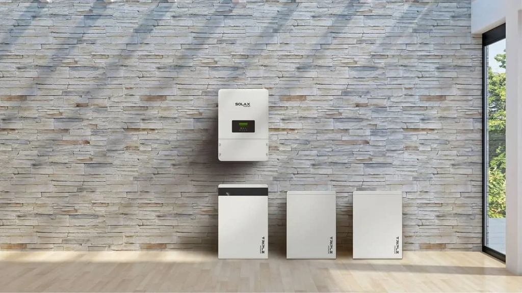 Hybrydowa instalacja fotowoltaiczna. Dlaczego warto magazynować prąd z instalacji fotowoltaicznej?