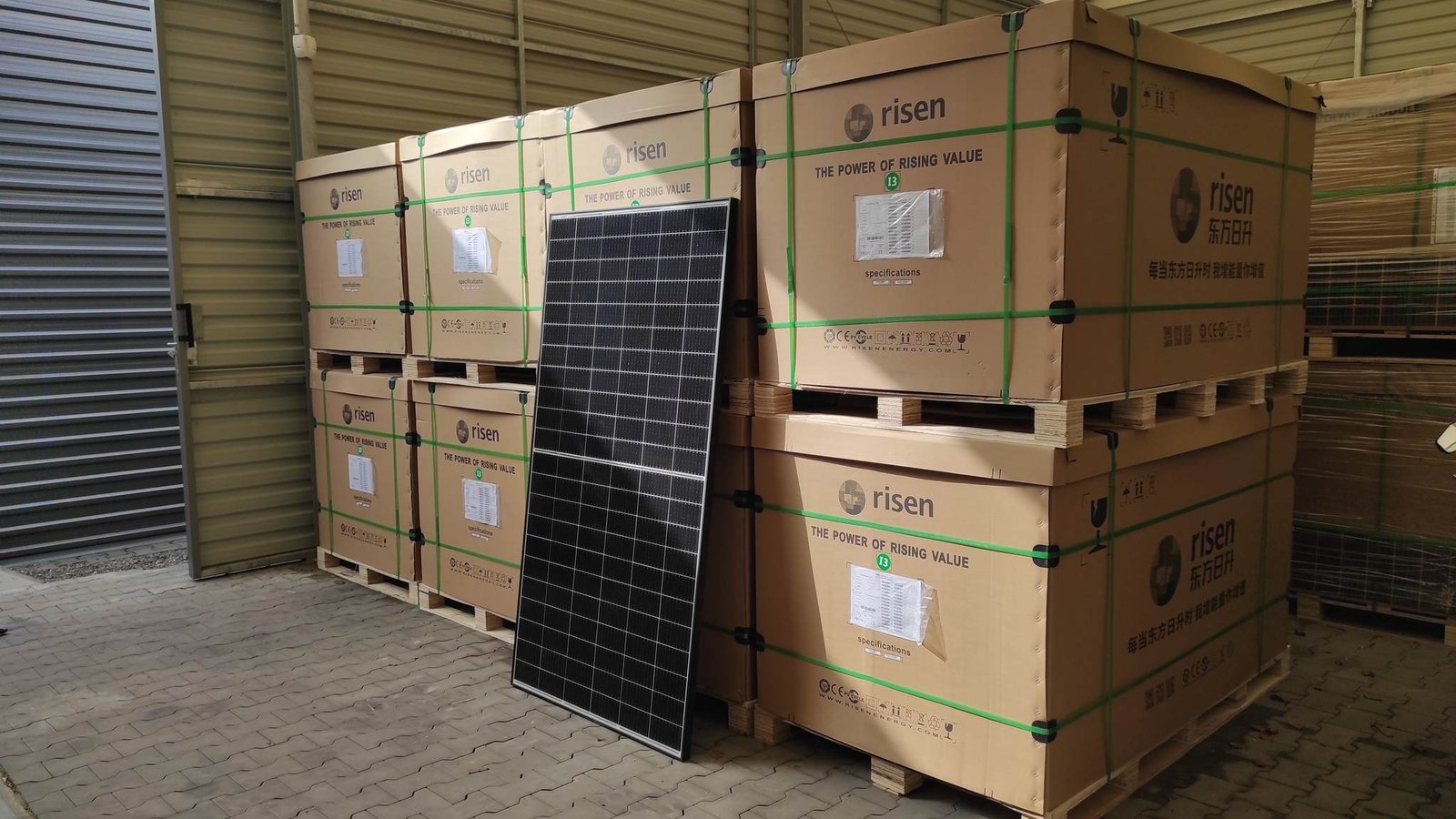 Hurtownia fotowoltaiki Łódź - Stryków - Magazyn Solmix