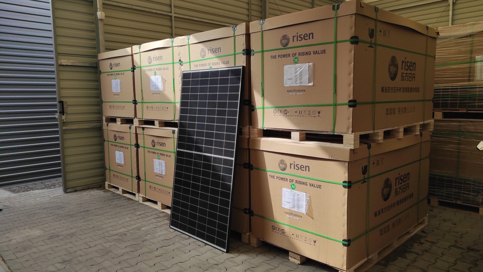 Hurtownia fotowoltaiki Łódź - Stryków - Magazyn Solmix